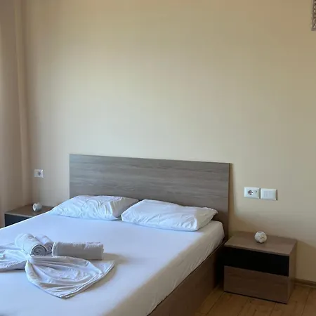 West Coast 2 * Vlorë